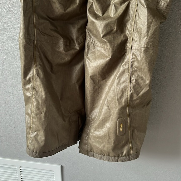 Helly Hansen Women’s Green Survival Snowsuit - Picture 5 of 15